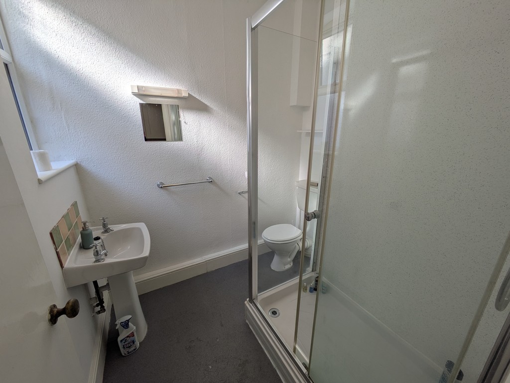 9 bed house to rent  - Property Image 22