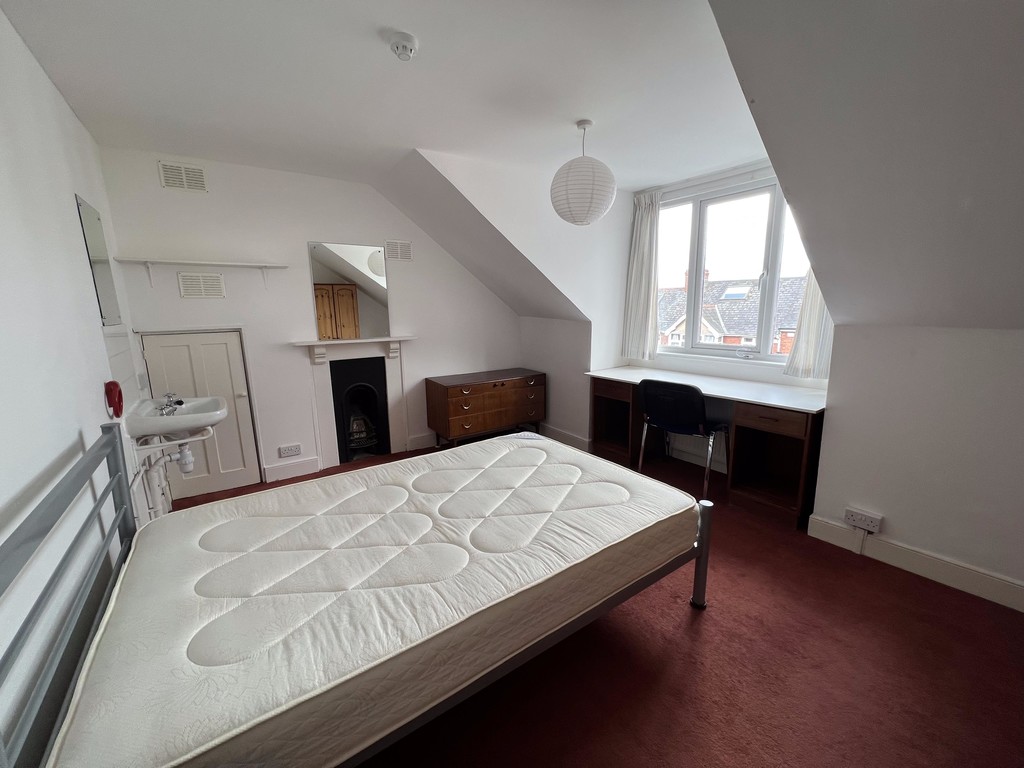 6 bed house for sale in Elmside  - Property Image 12