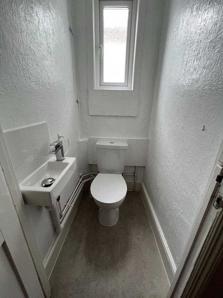6 bed house for sale in Elmside  - Property Image 14