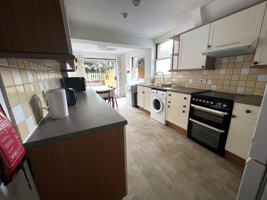 6 bed house for sale in Elmside  - Property Image 3