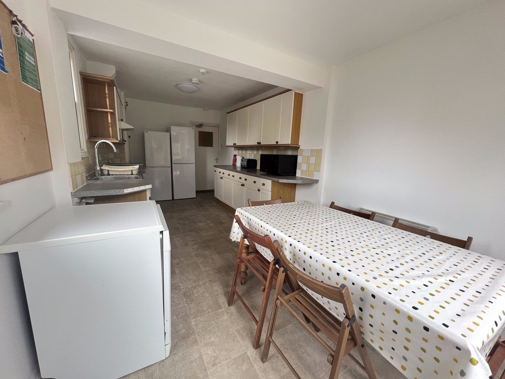 6 bed house for sale in Elmside  - Property Image 4