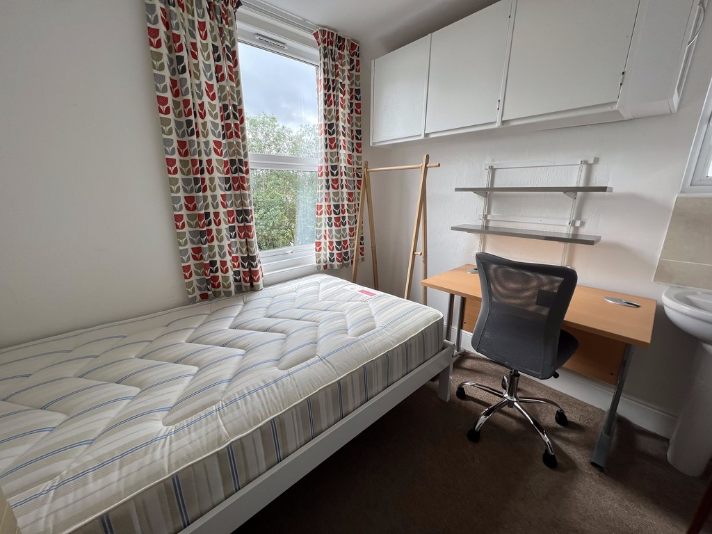 6 bed house for sale in Elmside  - Property Image 10