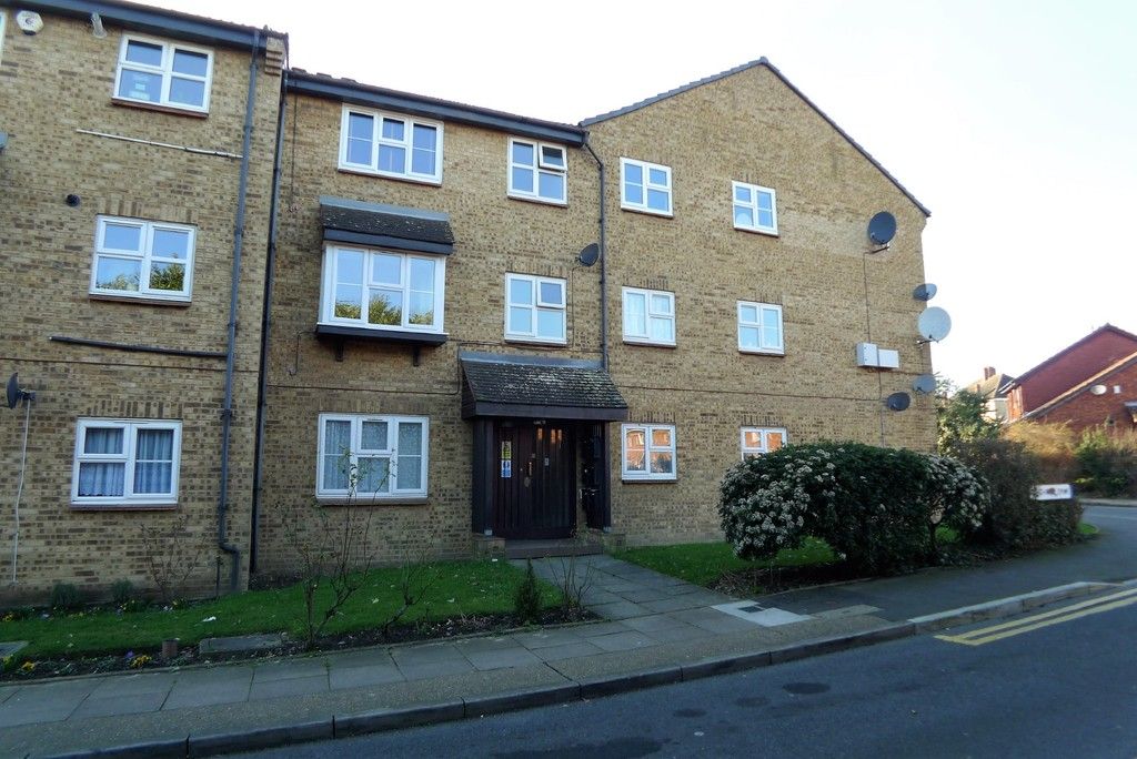 1 bed flat to rent in Parish Gate Drive, Sidcup, DA15, DA15
