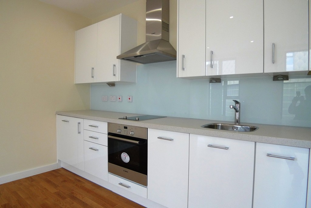 Flat to rent in Station Road, Sidcup, DA15 5