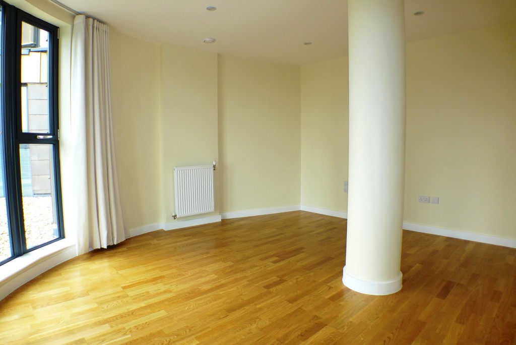 2 bed flat to rent in Station Road, Sidcup, DA15 3