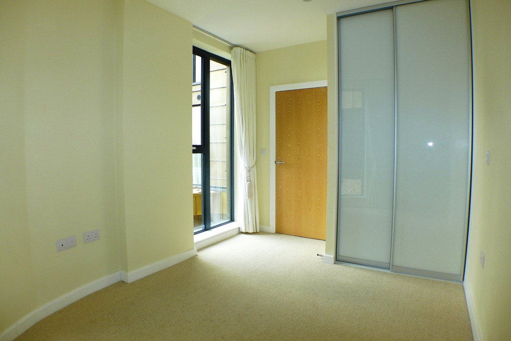 2 bed flat to rent in Station Road, Sidcup, DA15 5