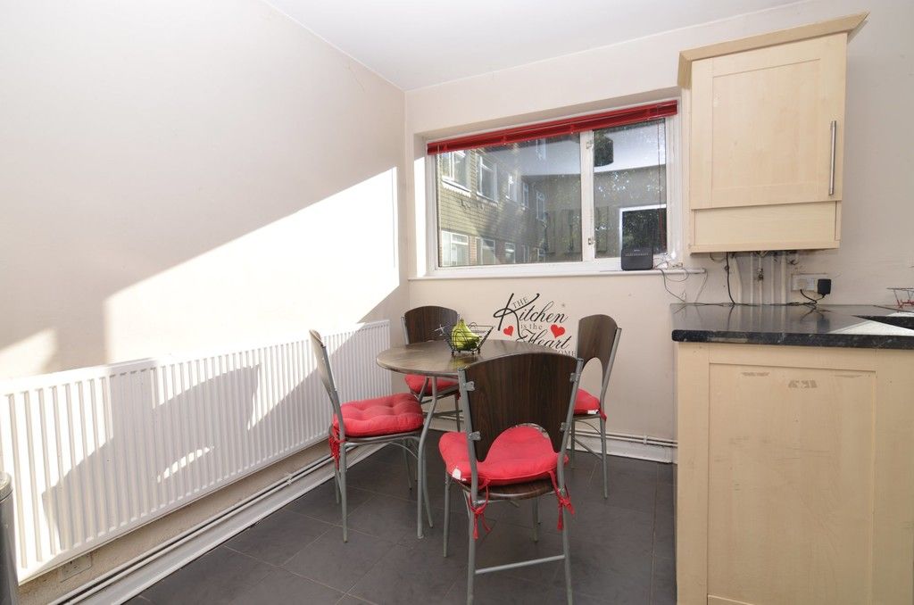 2 bed flat for sale in Woodchurch Close, Sidcup, DA14  - Property Image 3