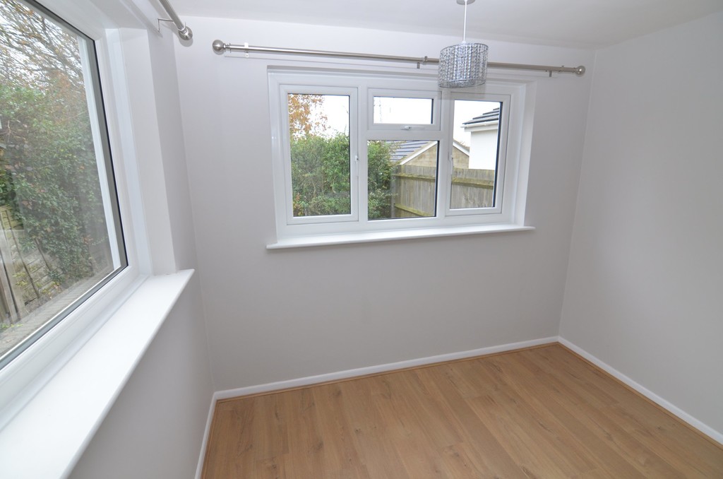 3 bed house to rent in Valentine Avenue, Bexley, DA5 15
