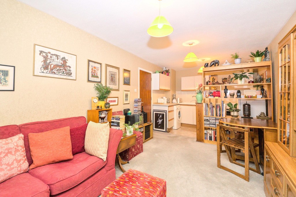 1 bed flat for sale in Jubilee Way, Sidcup, DA14  - Property Image 2