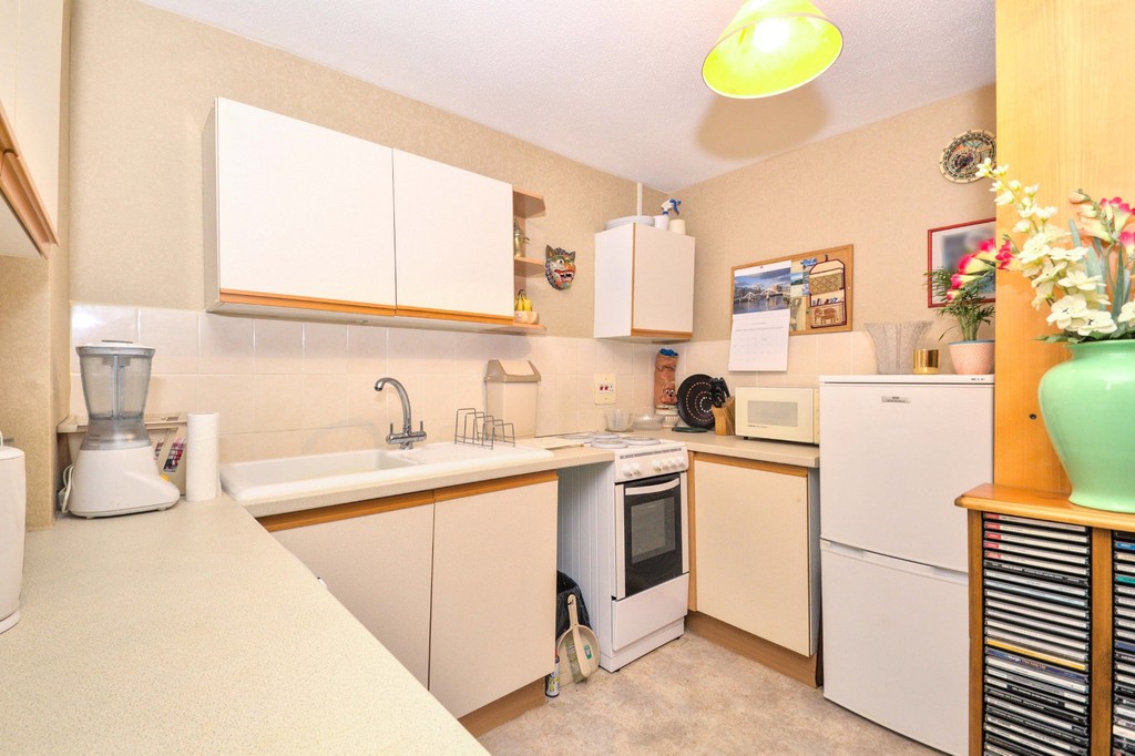 1 bed flat for sale in Jubilee Way, Sidcup, DA14  - Property Image 4