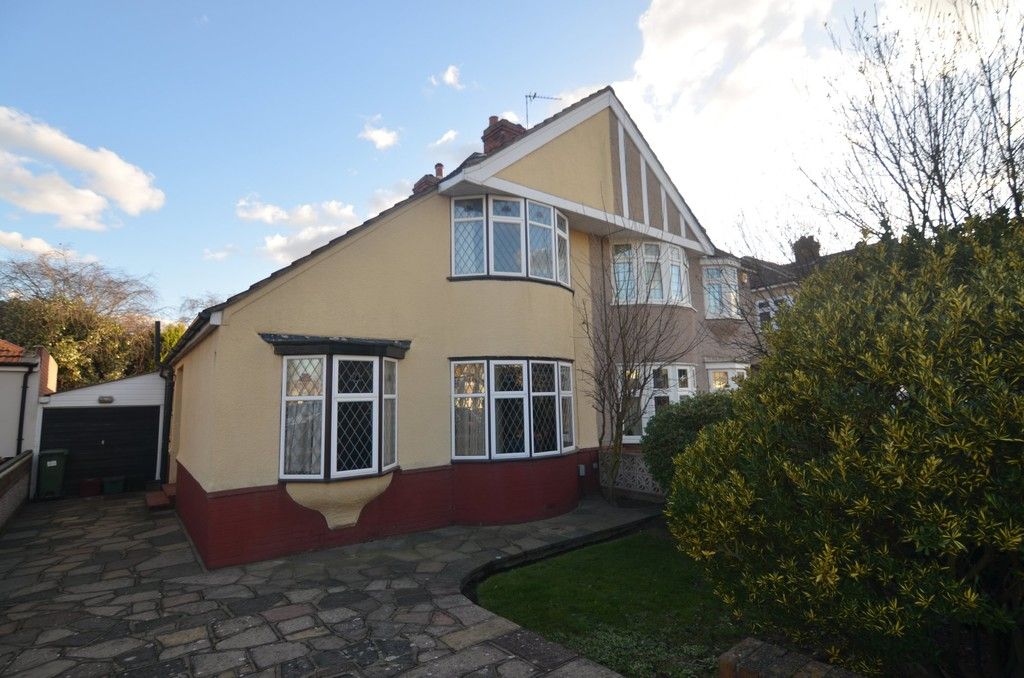 3 bed house for sale in Montrose Avenue, Sidcup, DA15 - Property Image 1