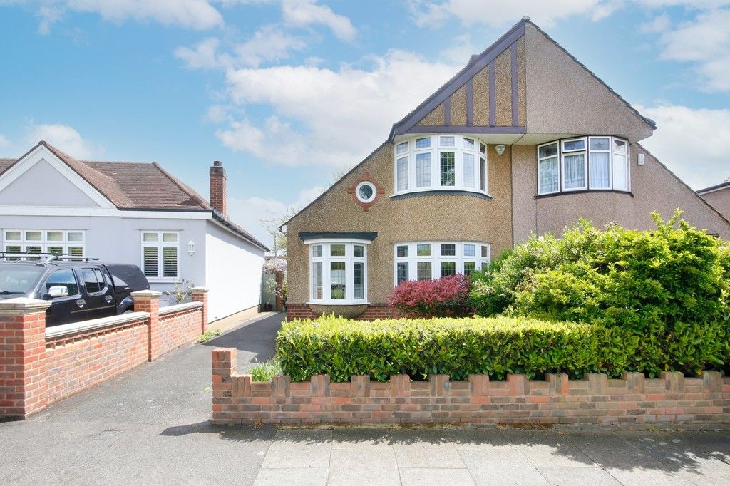 3 bed house for sale in The Oval, Sidcup, DA15  - Property Image 1