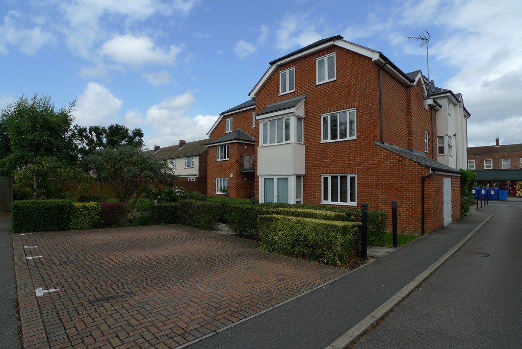 2 bed flat to rent in Halfway Street, Sidcup, DA15 15