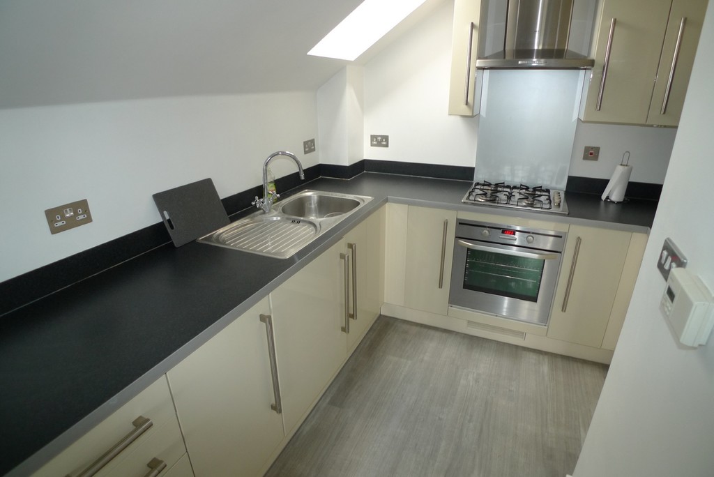 2 bed flat to rent in Halfway Street, Sidcup, DA15 4