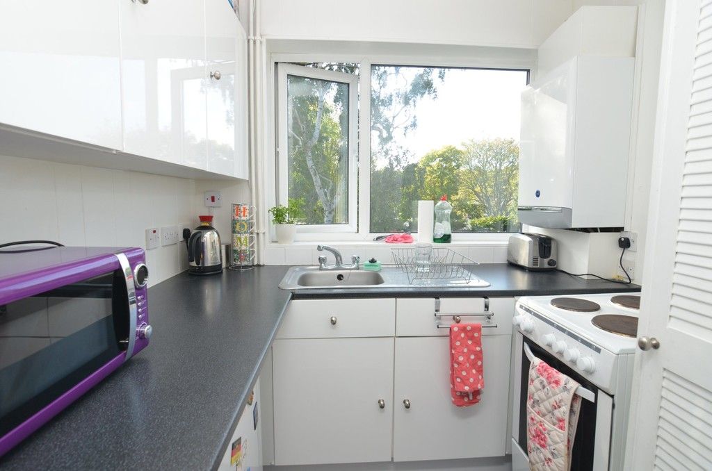 2 bed flat for sale in Maylands Drive, Sidcup, DA14  - Property Image 3