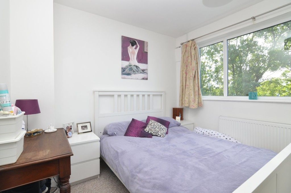 2 bed flat for sale in Maylands Drive, Sidcup, DA14  - Property Image 4