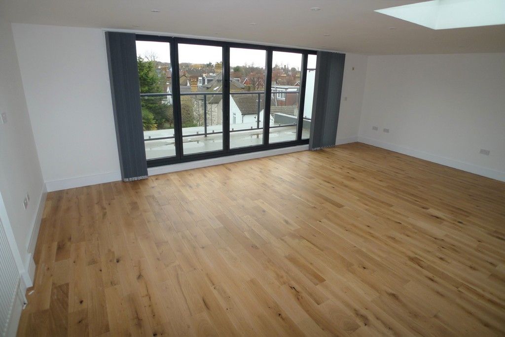 3 bed flat to rent in High Street, Orpington, BR6  - Property Image 1