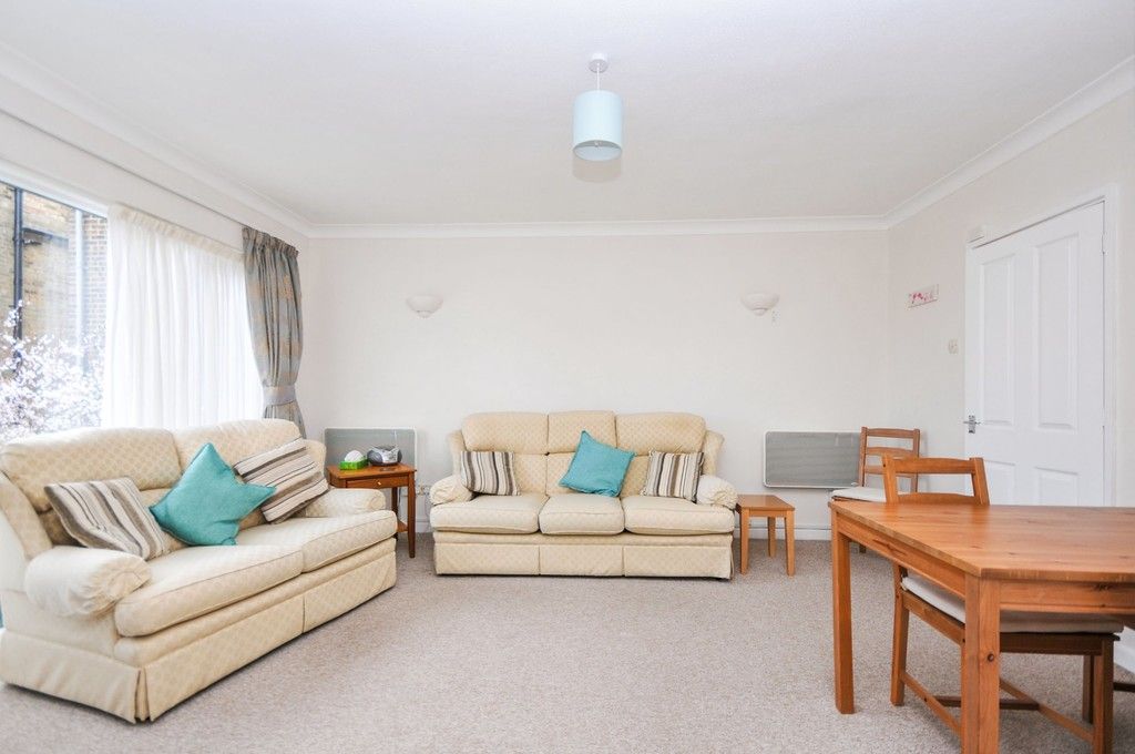2 bed flat for sale in Granville Road, Sidcup, DA14 - Property Image 1