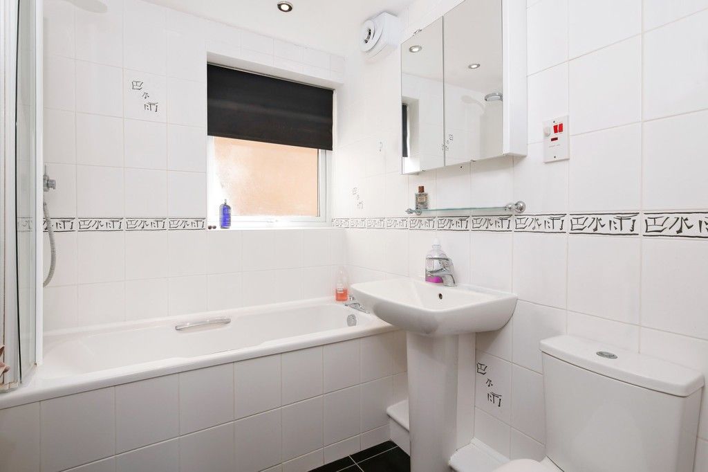 2 bed flat for sale in Highview Road, Sidcup, DA14  - Property Image 5
