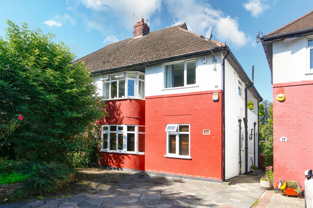 2 bed flat for sale in Blenheim Court, Sidcup, DA14, DA14