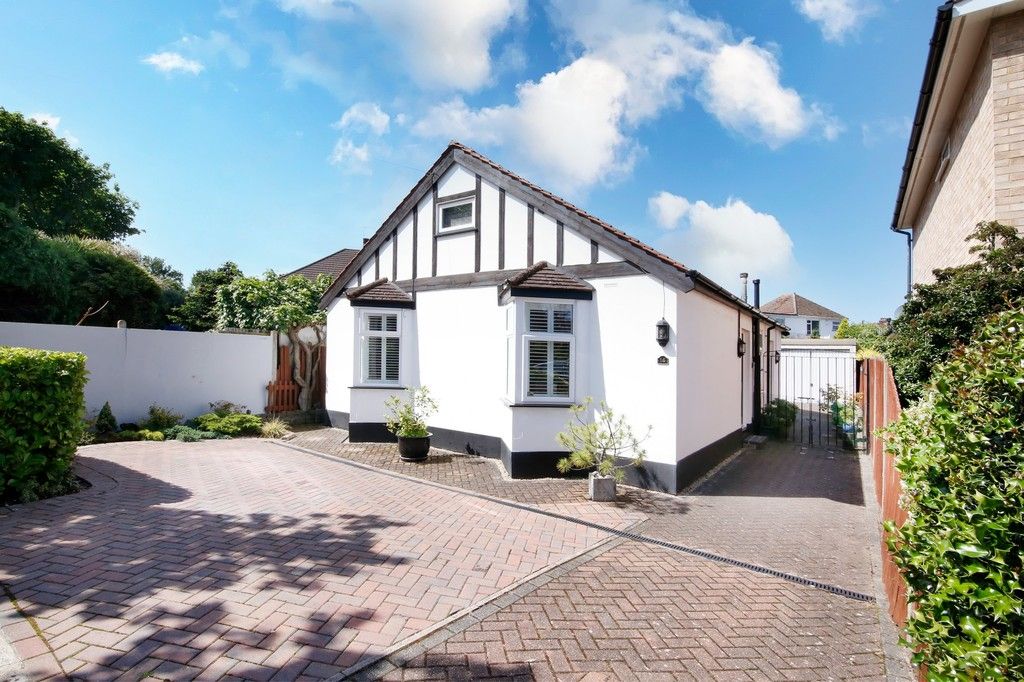 2 bed bungalow for sale in Old Farm Road East, Sidcup, DA15, DA15
