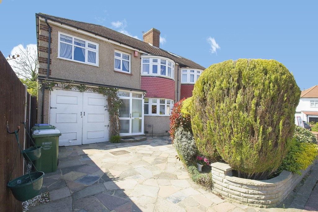 4 bed house for sale in Lewis Road, Sidcup, DA14  - Property Image 1