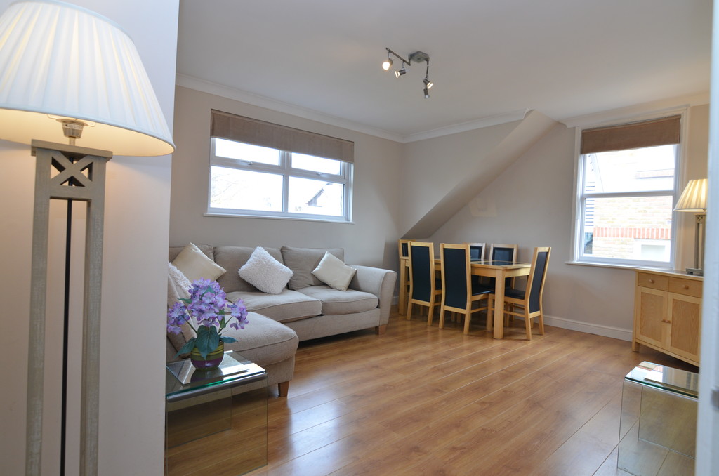 1 bed flat to rent in Manor Road, Sidcup, DA15 2