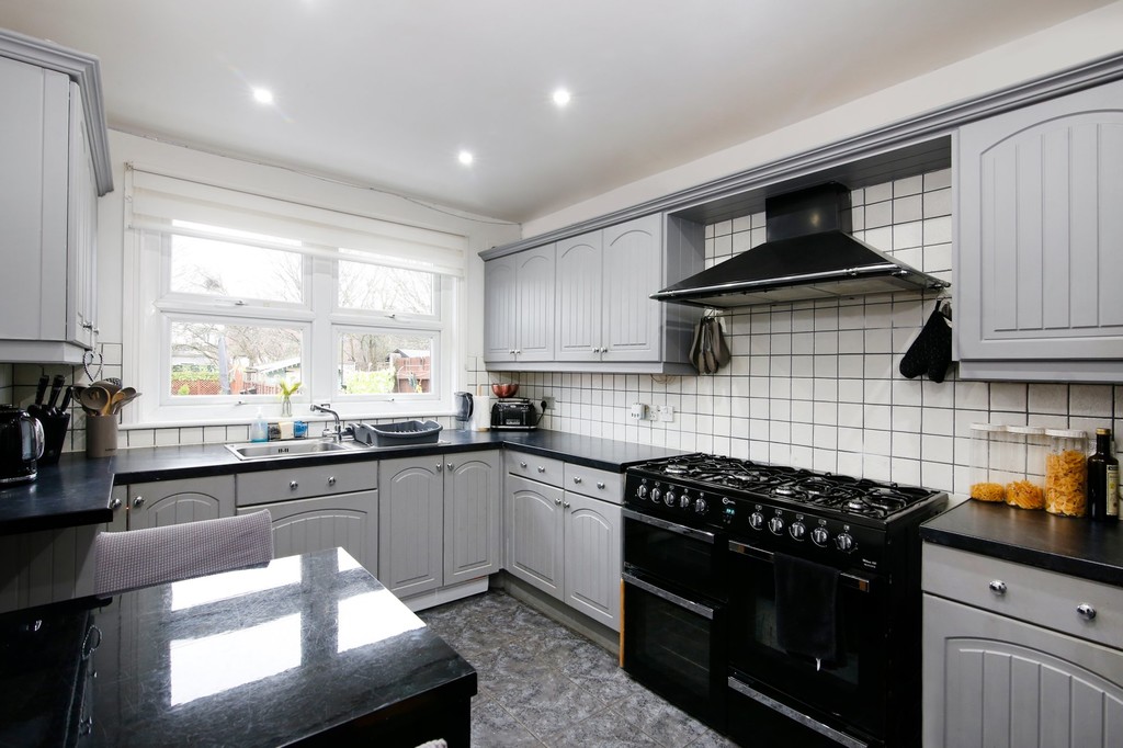 3 bed house for sale in South Gipsy Road, Welling, DA16  - Property Image 4