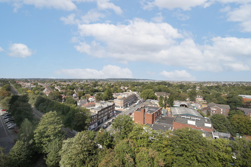 Flat to rent in Station Road, Sidcup, DA15 11