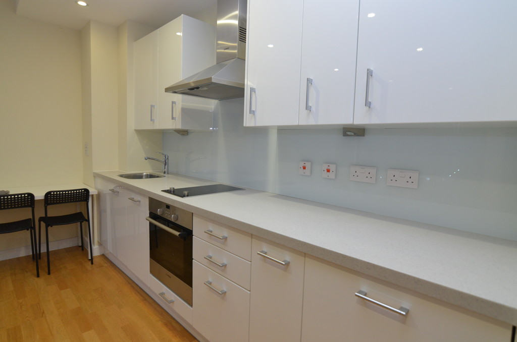 Flat to rent in Station Road, Sidcup, DA15 4