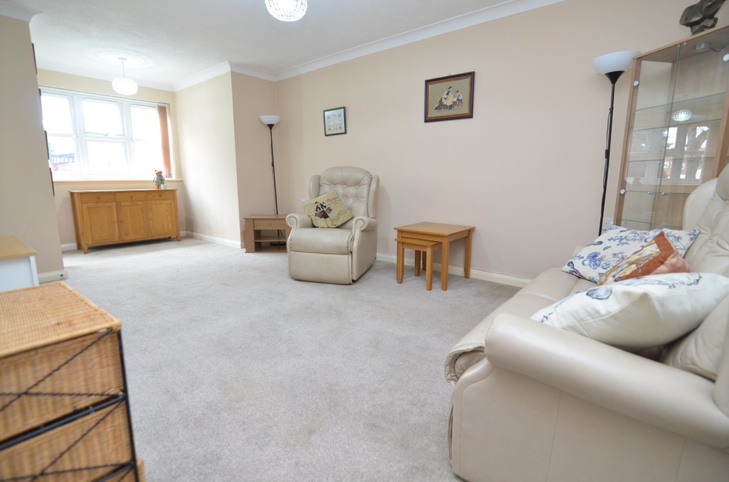 2 bed flat for sale in Hatherley Crescent, Sidcup, DA14  - Property Image 2