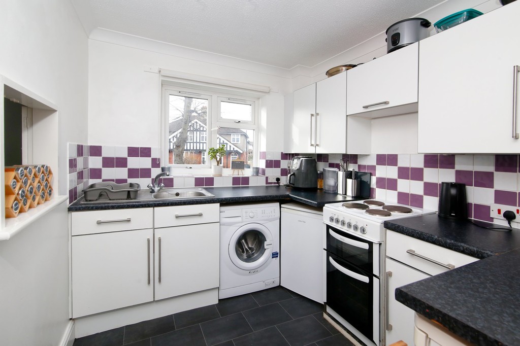 2 bed flat for sale in Taylors Close, Sidcup, DA14  - Property Image 3
