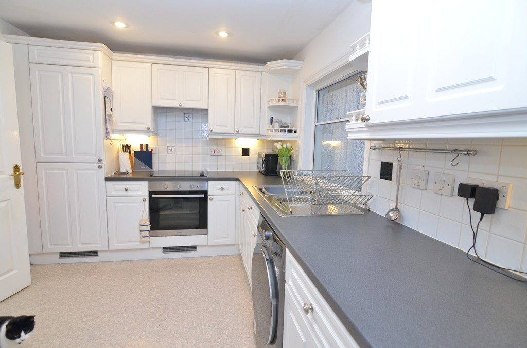 1 bed flat for sale in Ashford Road, Maidstone, ME14  - Property Image 8