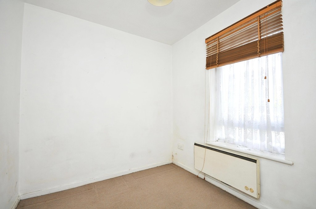 2 bed flat for sale in Jubilee Way, Sidcup, DA14  - Property Image 5