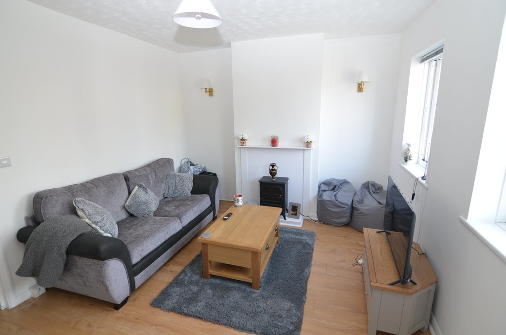 1 bed flat to rent in Brook Street, Erith, DA8 3