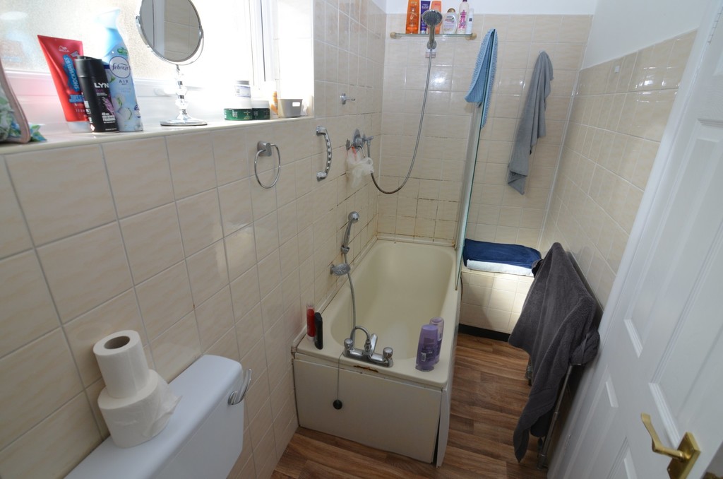 1 bed flat to rent in Brook Street, Erith, DA8 6
