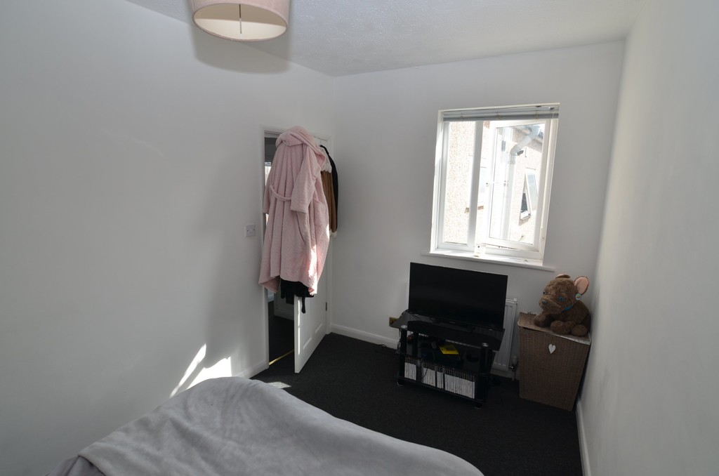 1 bed flat to rent in Brook Street, Erith, DA8 8