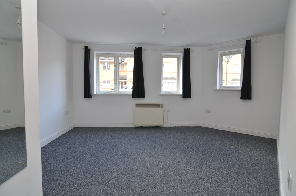 2 bed flat to rent 4