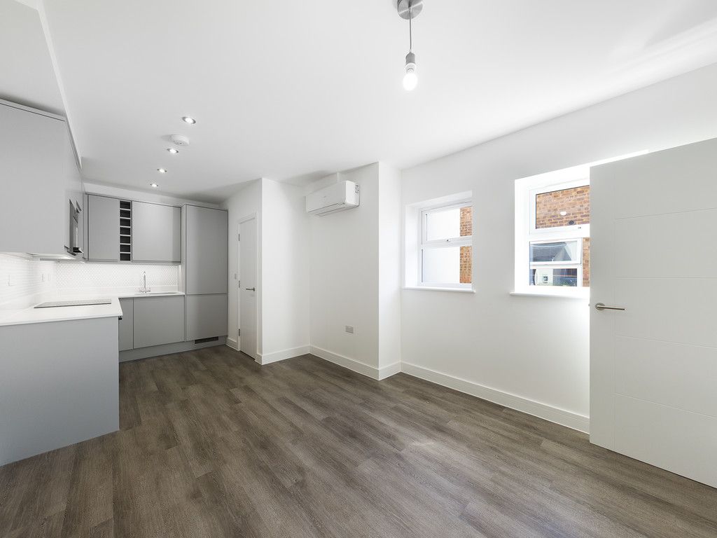 1 bed flat for sale in Hughenden Road, High Wycombe  - Property Image 3