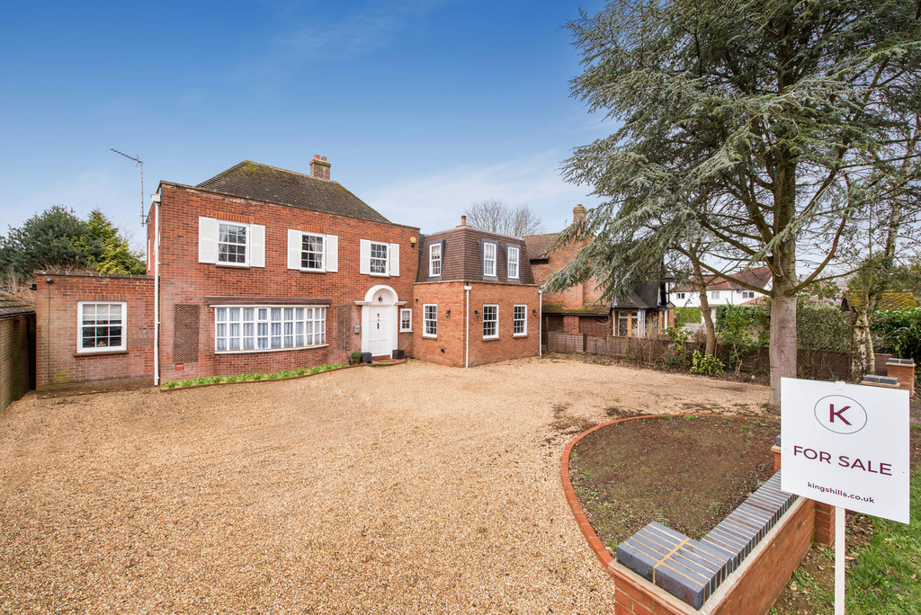 5 bed house for sale in Woodside Avenue, Beaconsfield, HP9