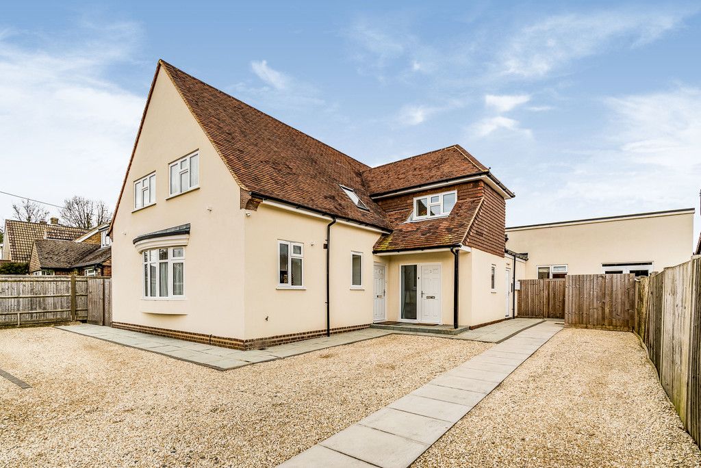 2 bed flat for sale in The Old Exchange, New Pond Road, Holmer Green, HP15