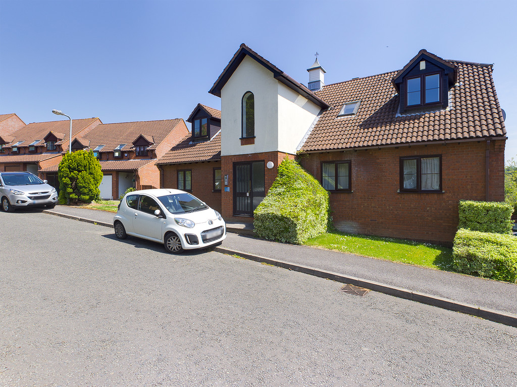 1 bed flat to rent in Ripley Close, High Wycombe, HP13