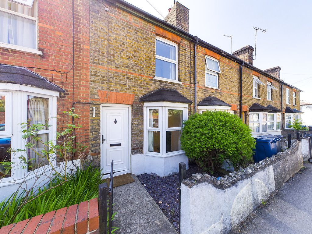 2 bed house to rent in Totteridge Road, High Wycombe, HP13
