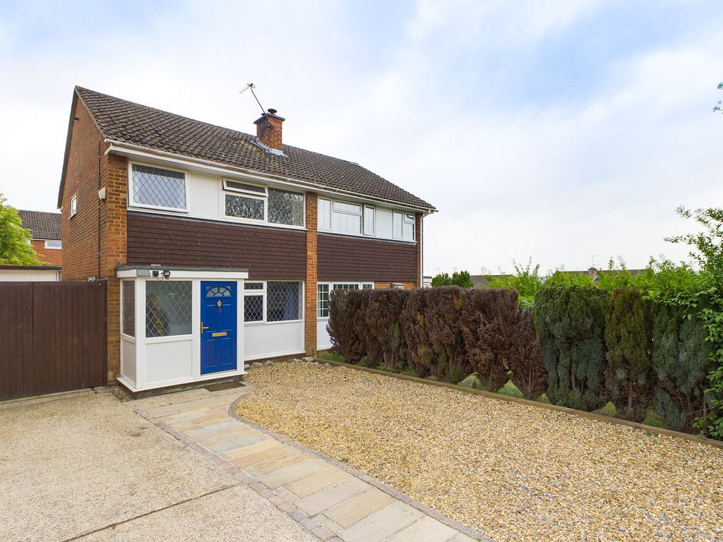 3 bed house for sale in Saltash Close, Loudwater, HP13