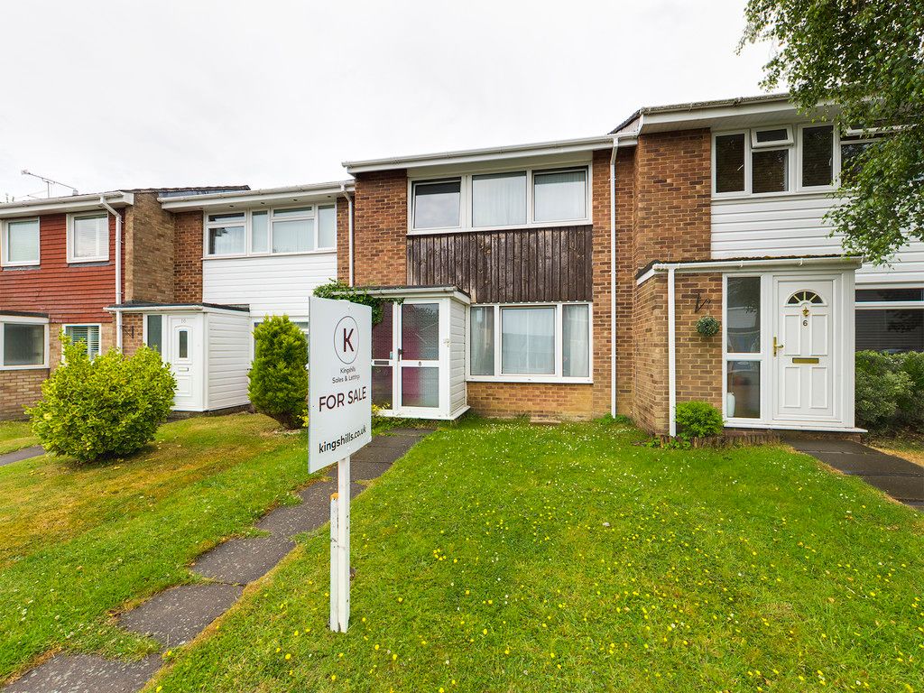 3 bed house for sale in Lowfield Way, Hazlemere, High Wycombe, HP15