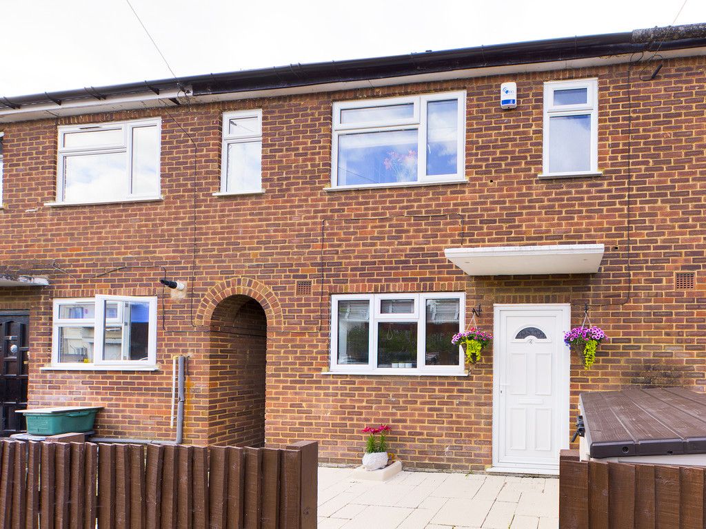 2 bed house for sale in Ford Street, High Wycombe, HP11