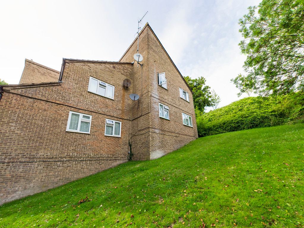 1 bed flat to rent, HP13