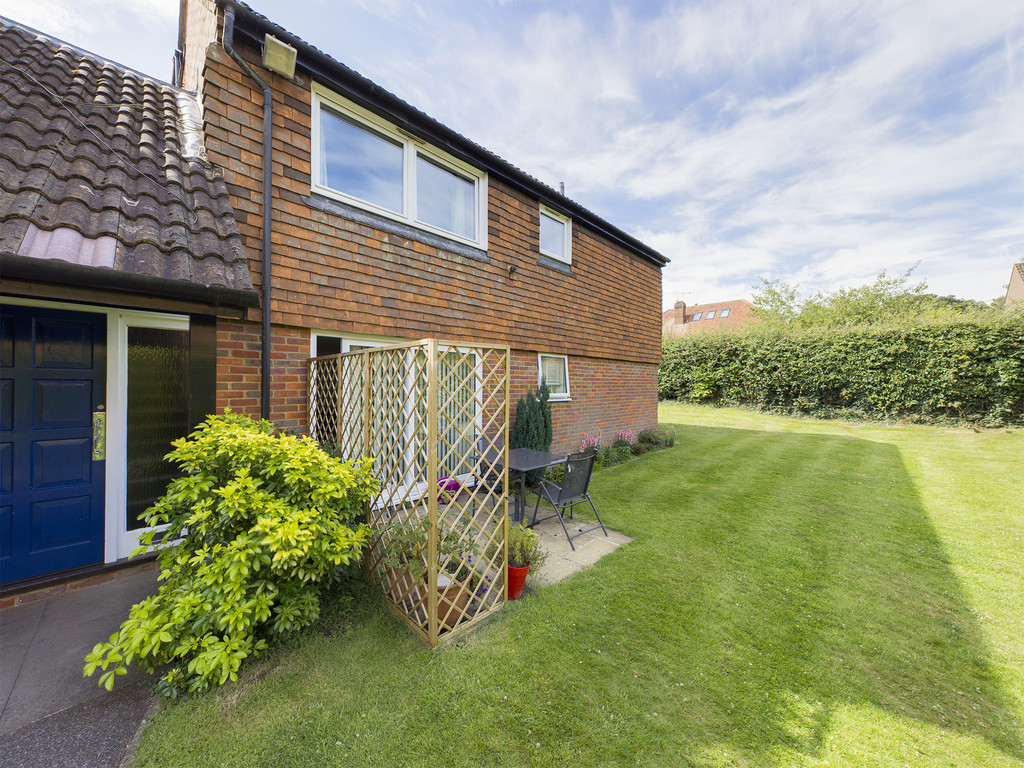 2 bed flat to rent, HP10