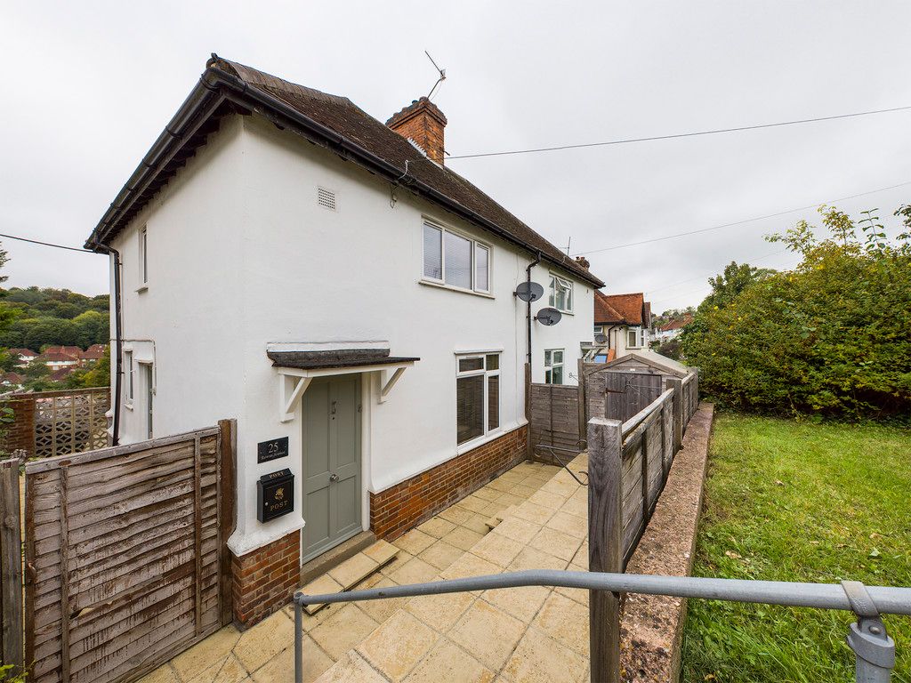 3 bed house for sale in Rowan Avenue, High Wycombe, HP13