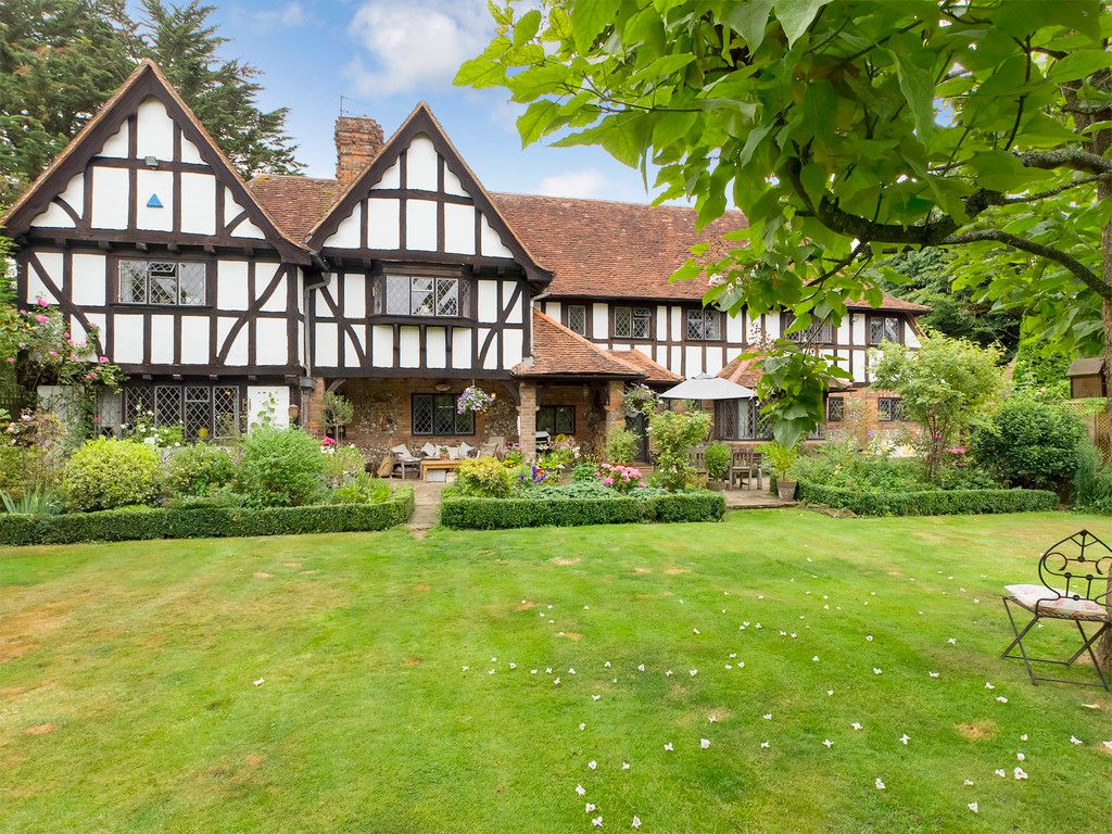6 bed house for sale in Great Missenden, Buckinghamshire, HP16